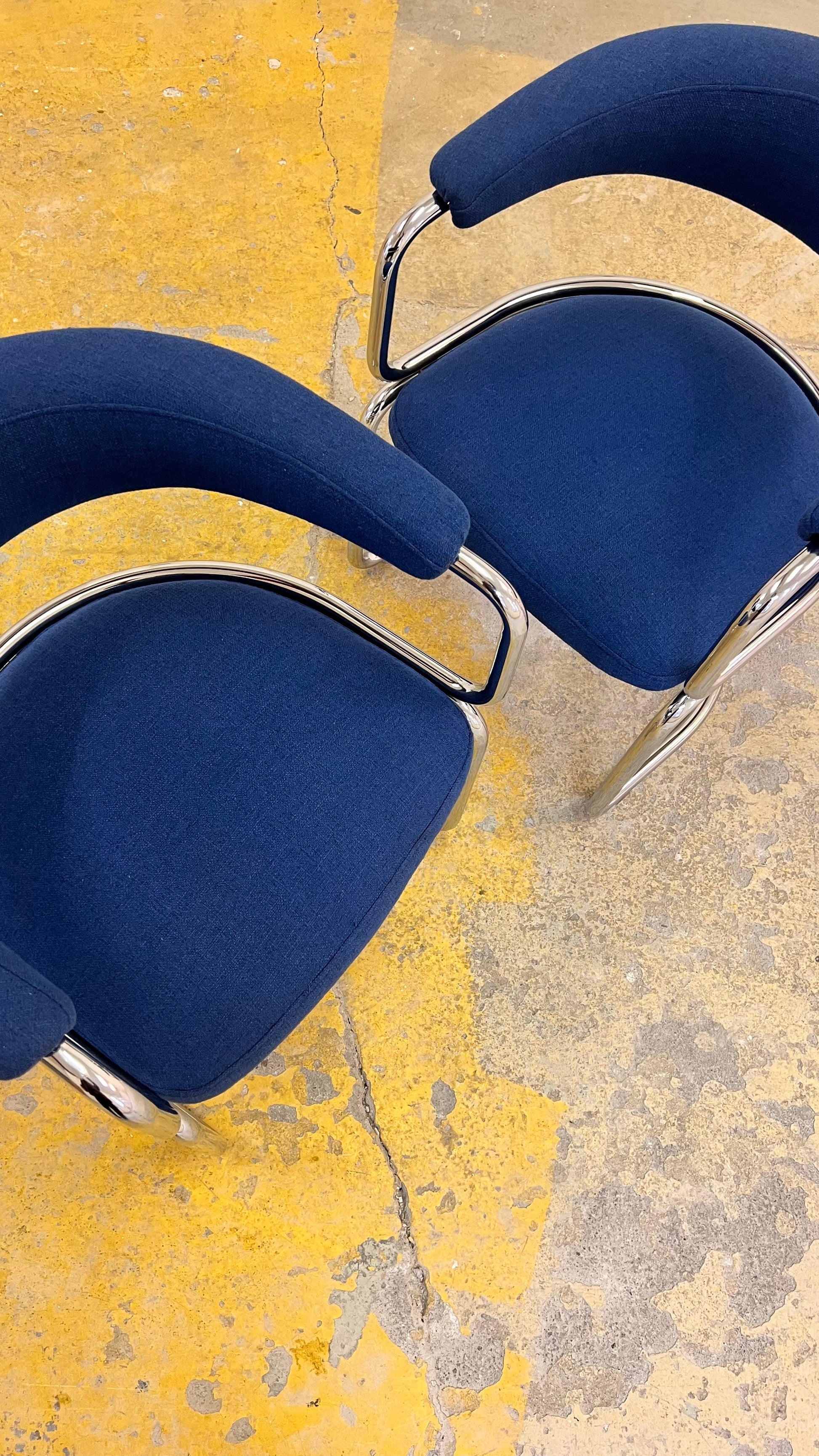 Freischwinger blau Chrom neu gepolstert