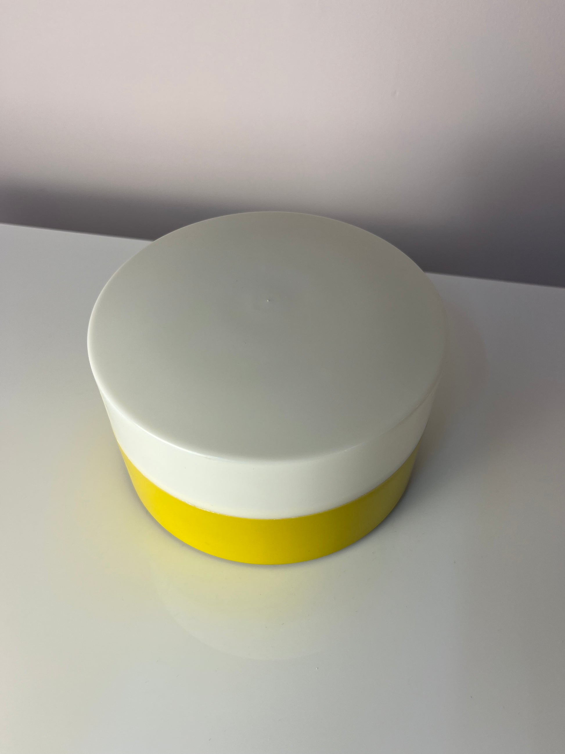 Wandlampe gelb weiß aus Dänemark
