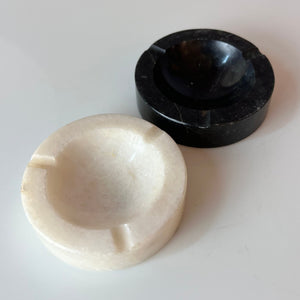 Set: 2 Aschenbecher schwarz weiß Onyx