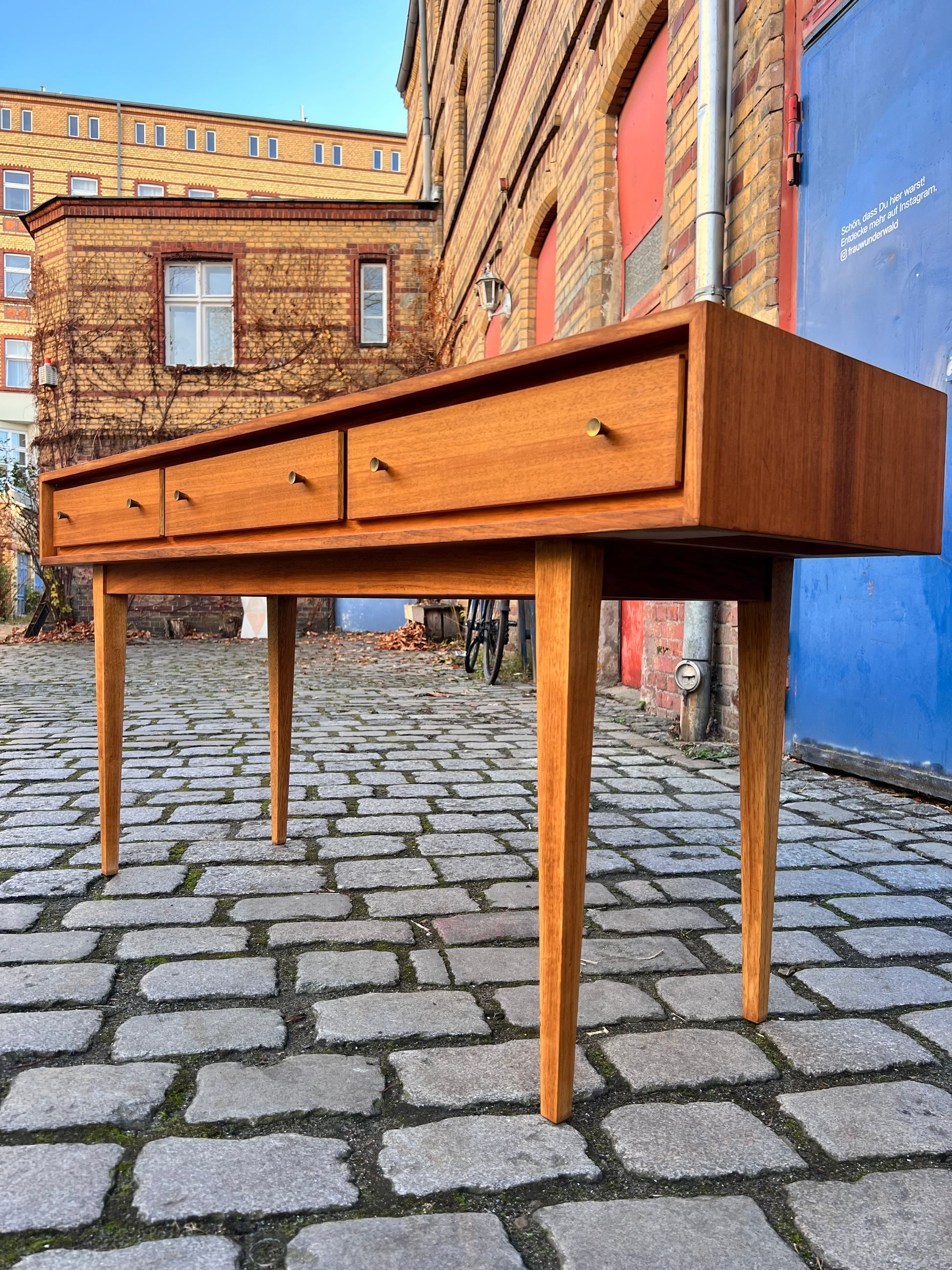 Konsolentisch Nussbaum von WK Möbel