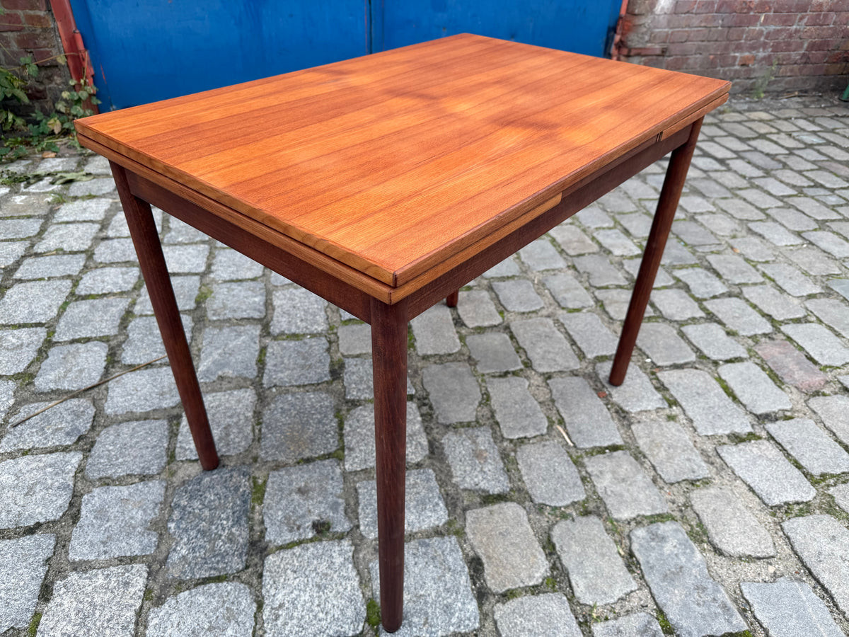 Kleiner, ausziehbarer Esstisch Teak aus Dänemark