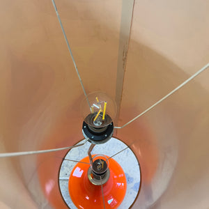 Stehlampe orange mit leuchtendem Glasfuß und 70er Schirm von Pako