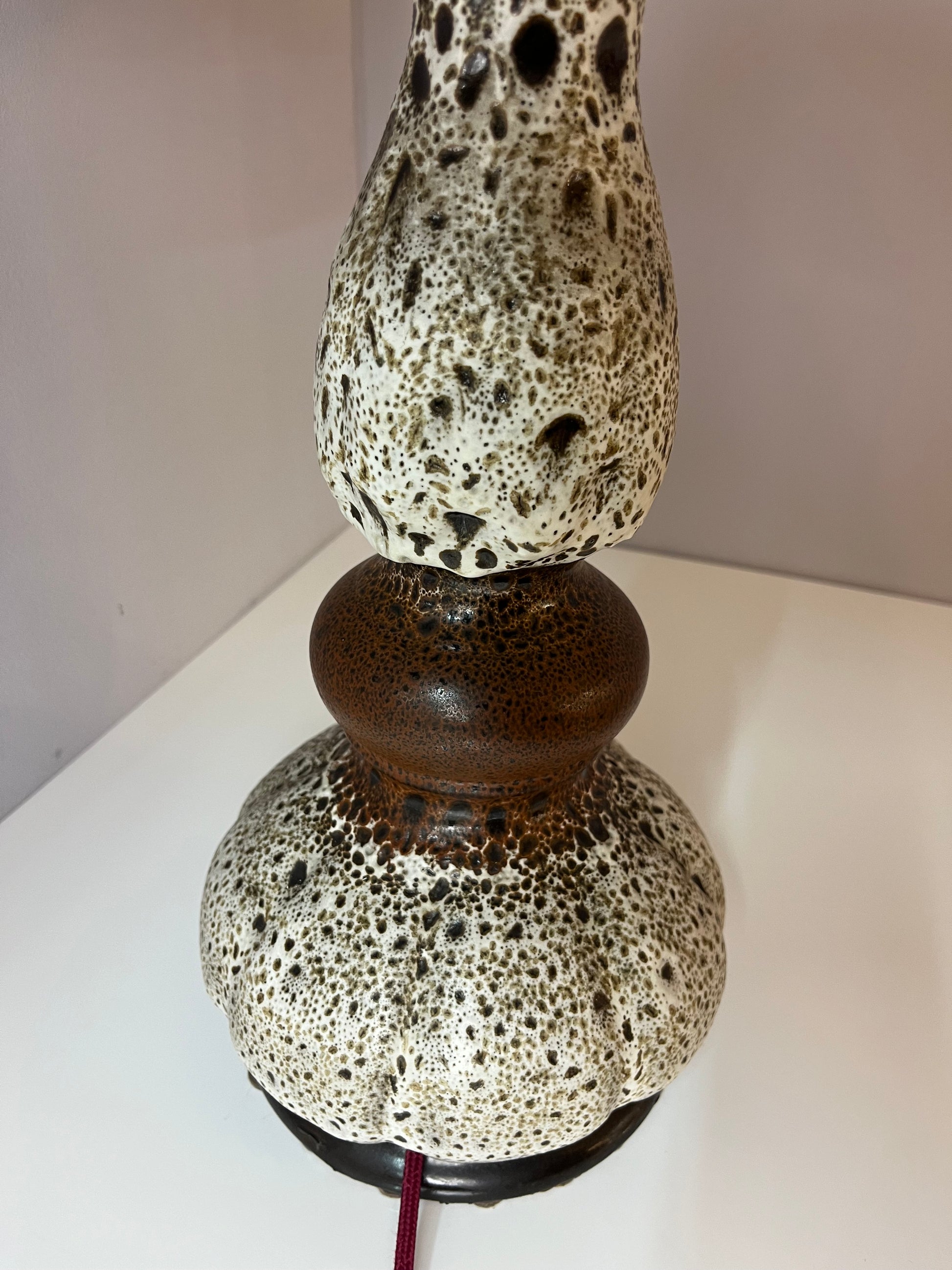 Tischlampe weiß braun Keramik von Hustadt Leuchten