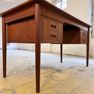 Schreibtisch Teak von „Kvalitet, Form & Funktion“ Dänemark