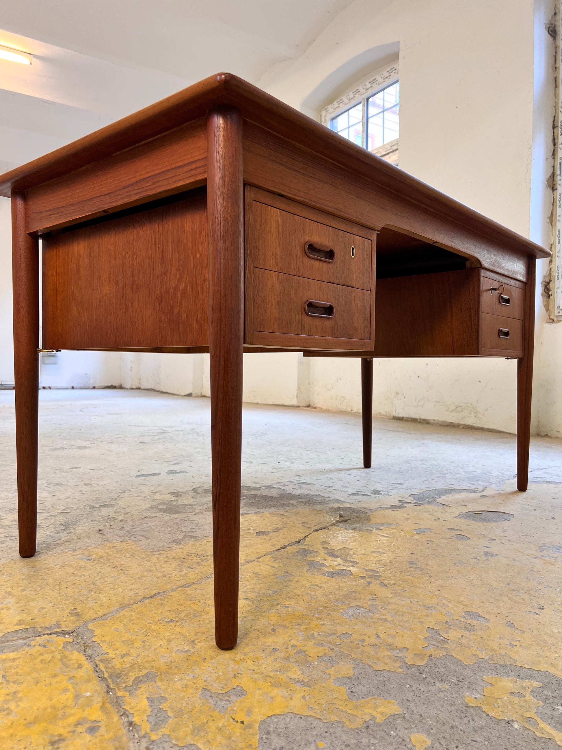 Schreibtisch Teak von „Kvalitet, Form & Funktion“ Dänemark