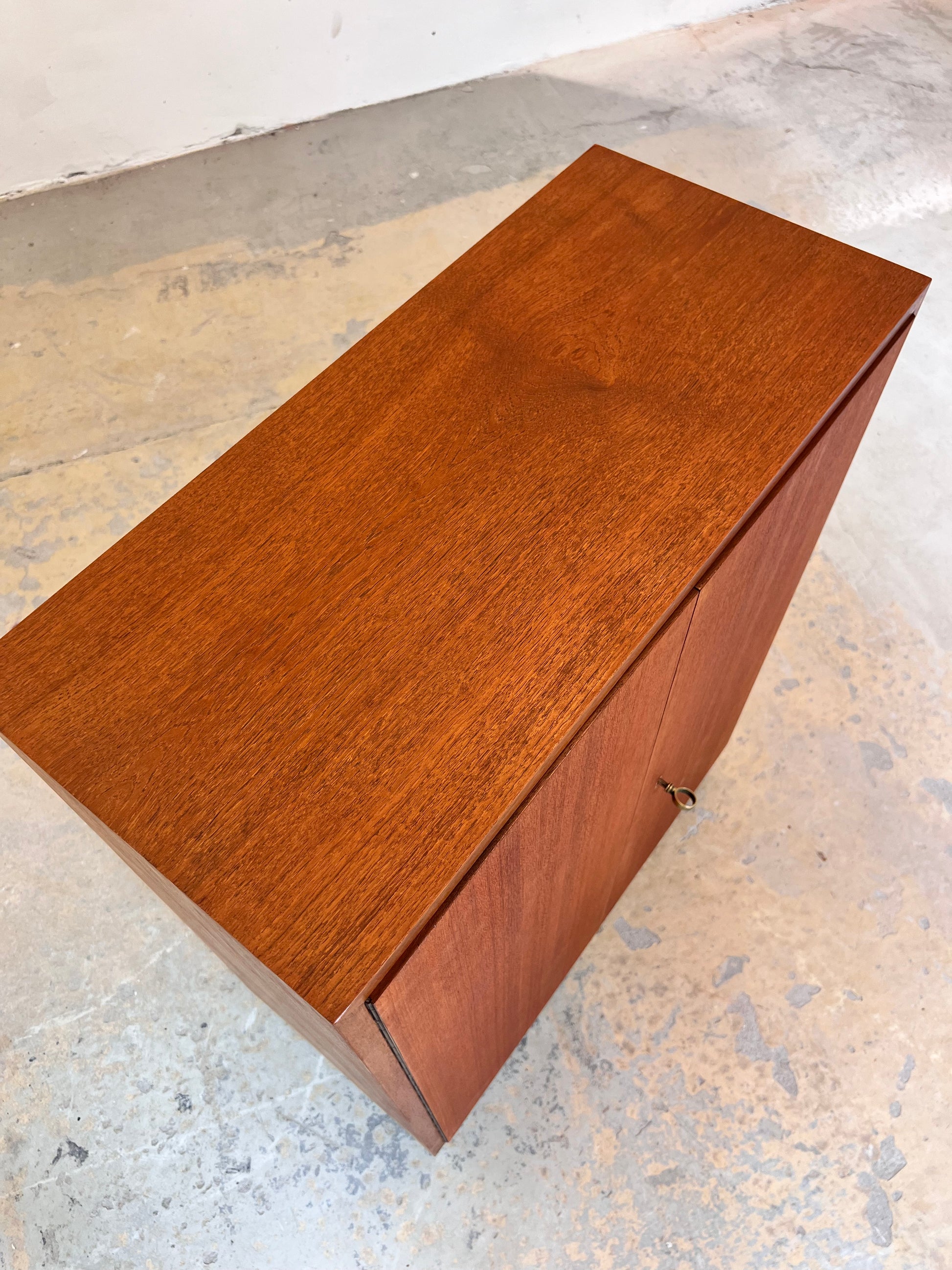 Schrank Teak von IDEE Möbel