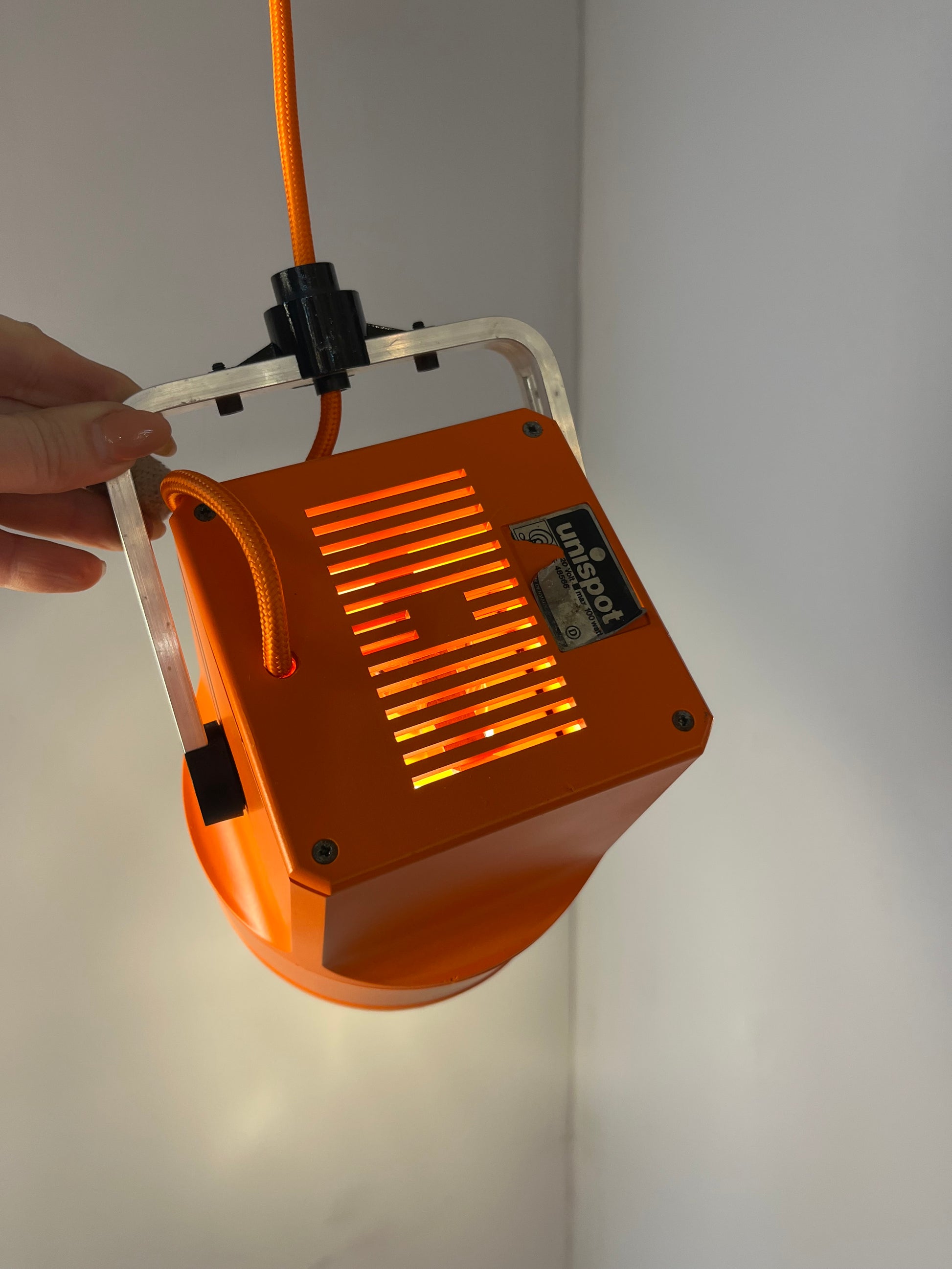 Strahler Unispot orange neu lackiert von Louis Poulsen