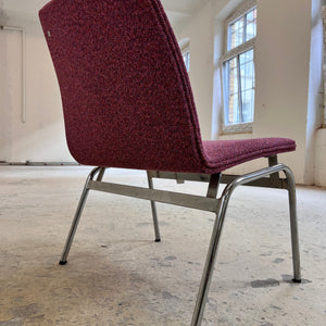 Sessel Lufthavnsstol brombeer-pink Chrom von Anden Arkitekt für Duba Møbelindustri