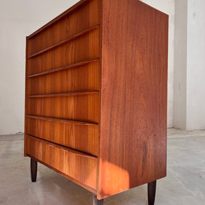 Kommode Teak mit geraden Griffen aus Dänemark