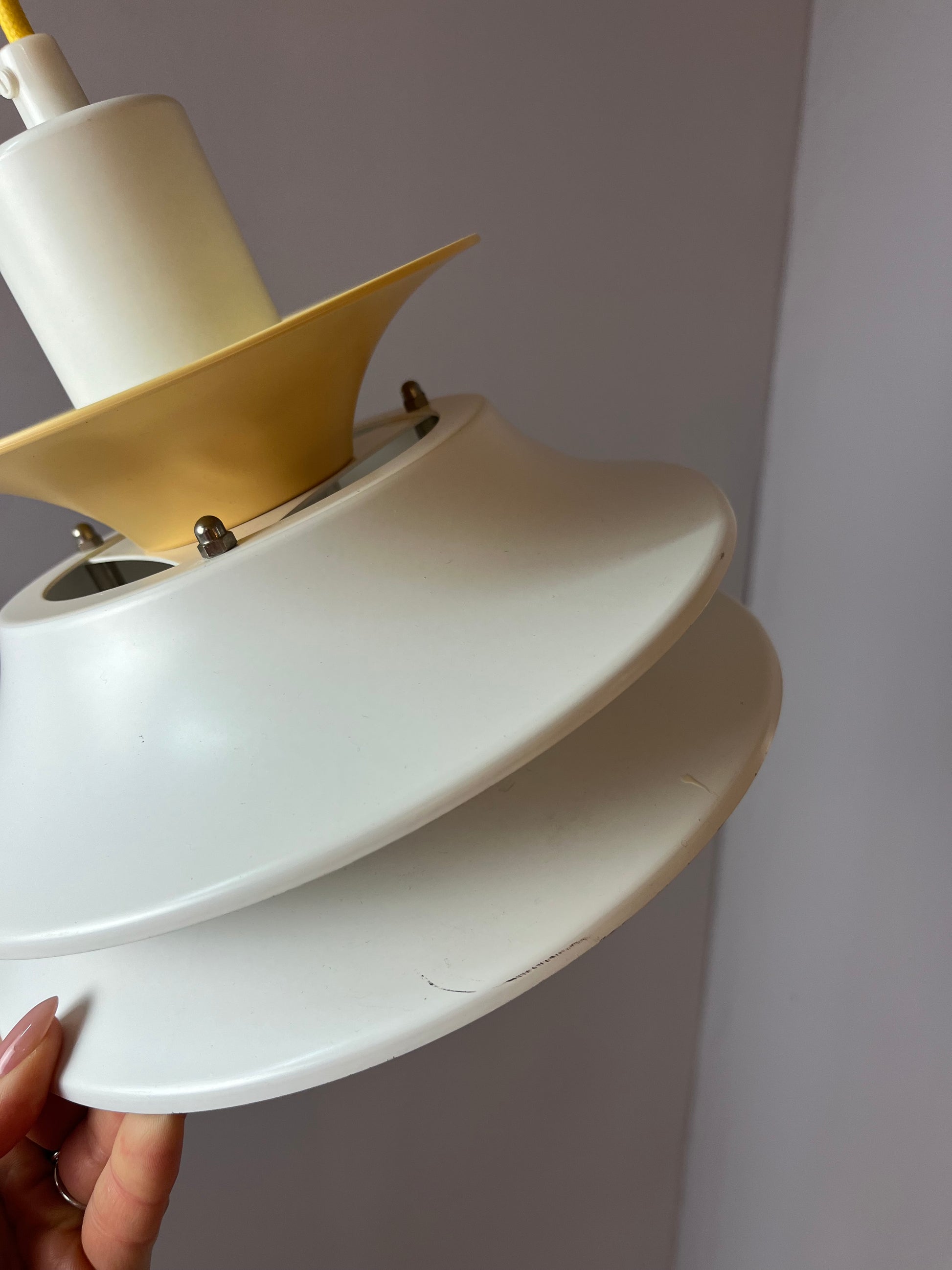 Lamellenlampe weiß gelb von Lyskær