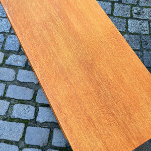 Kommode Eiche mit schwarzen Beinen