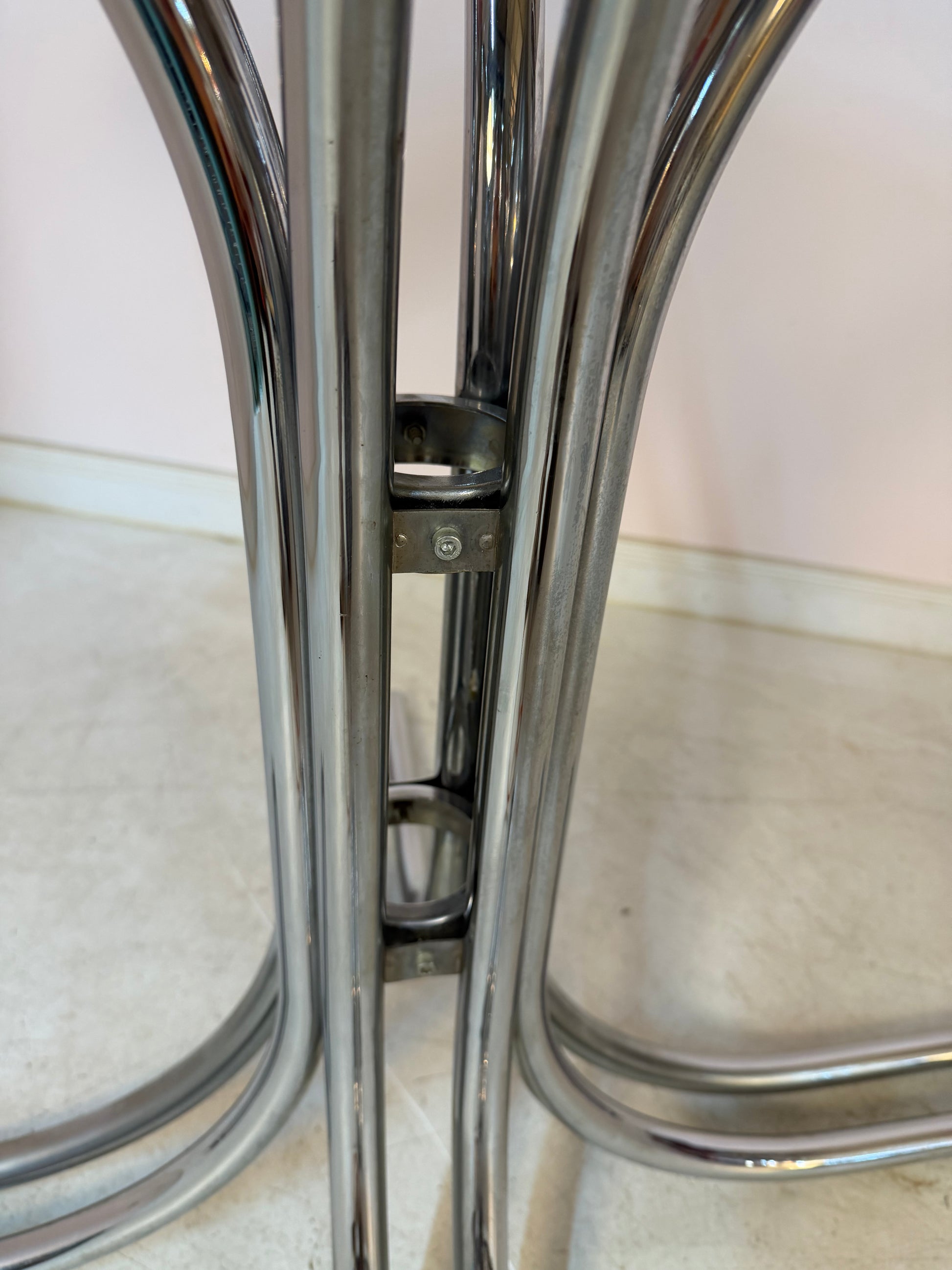 Runder Esstisch Chrom & Rauchglas