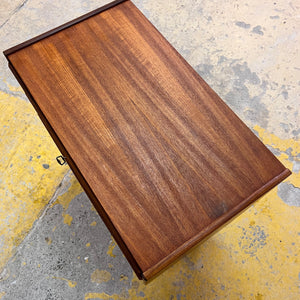 Kommode Nachtschrank Teak mit Schloss aus Dänemark