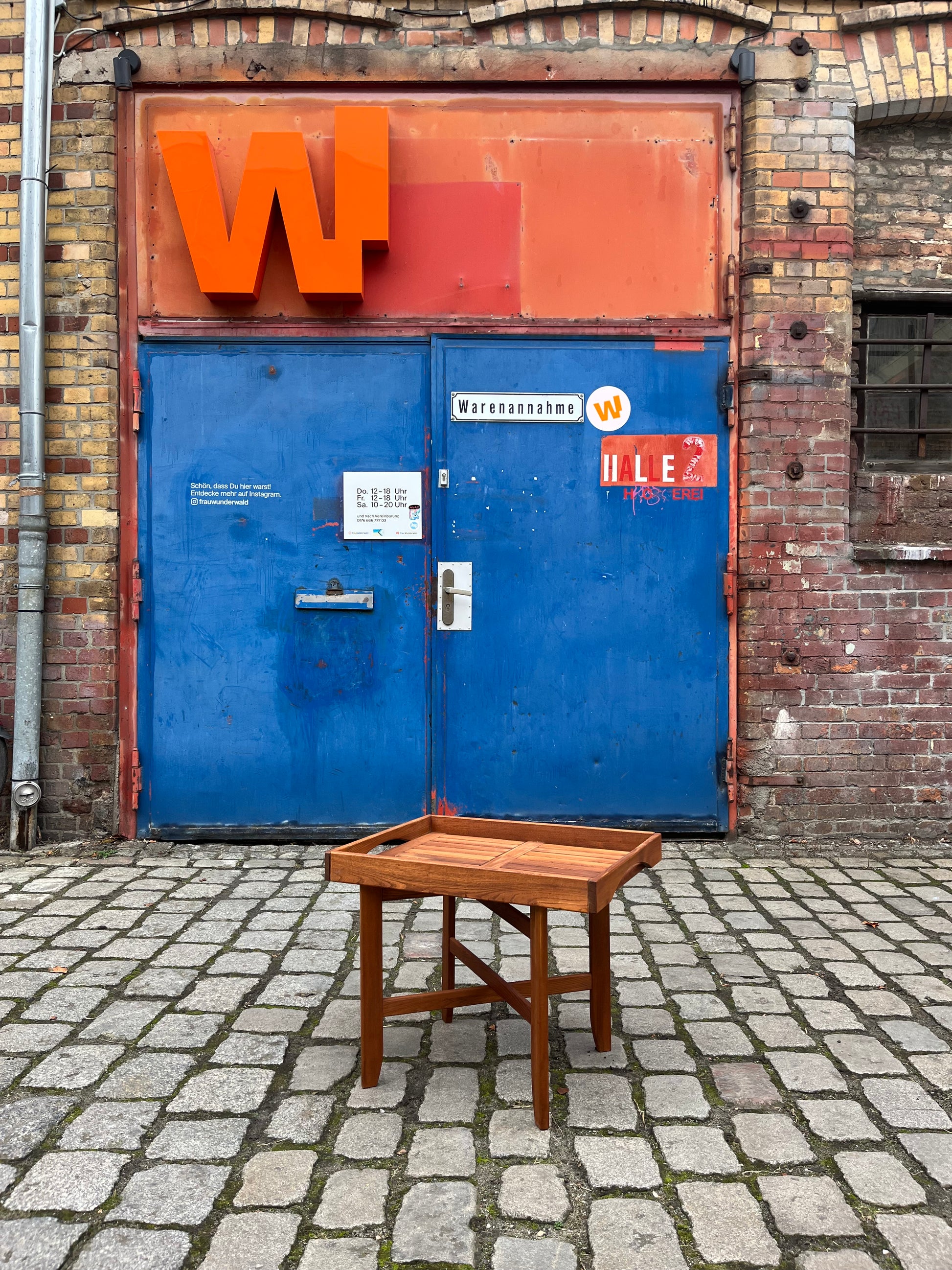 Klappbarer Beistelltisch Teak mit Tablett