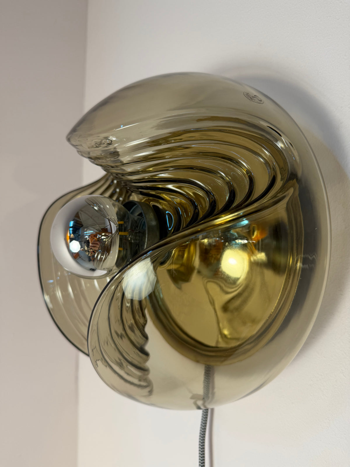 Kleine Wandlampe Futura Rauchglas Messing von Koch & Lowy für Peill & Putzler