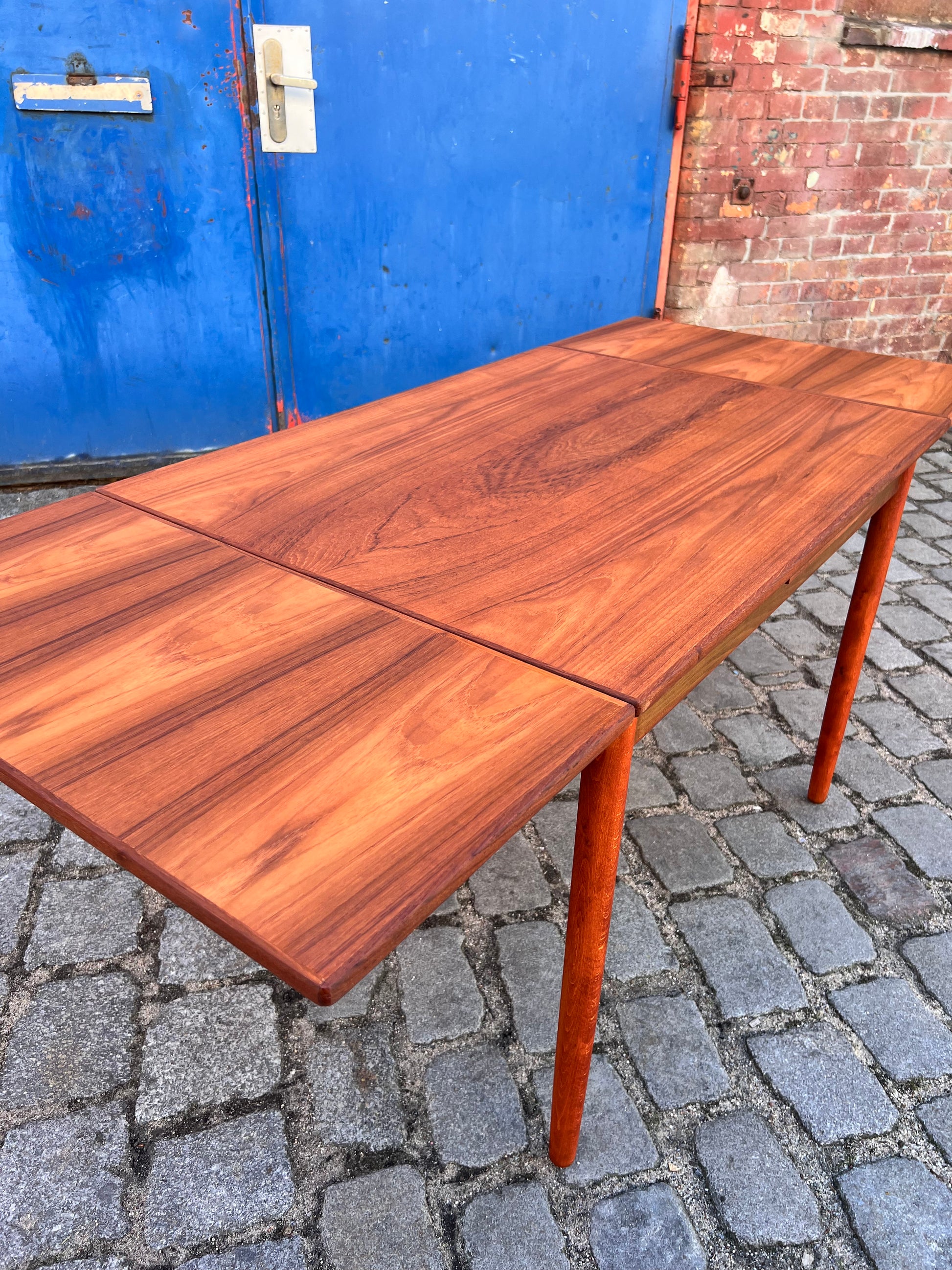 Kleiner ausziehbarer Esstisch Teak aus Dänemark