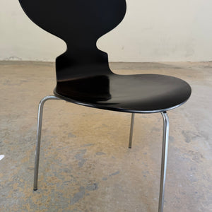 Stuhl Ameise schwarz von Arne Jacobsen für Fritz Hansen 1992