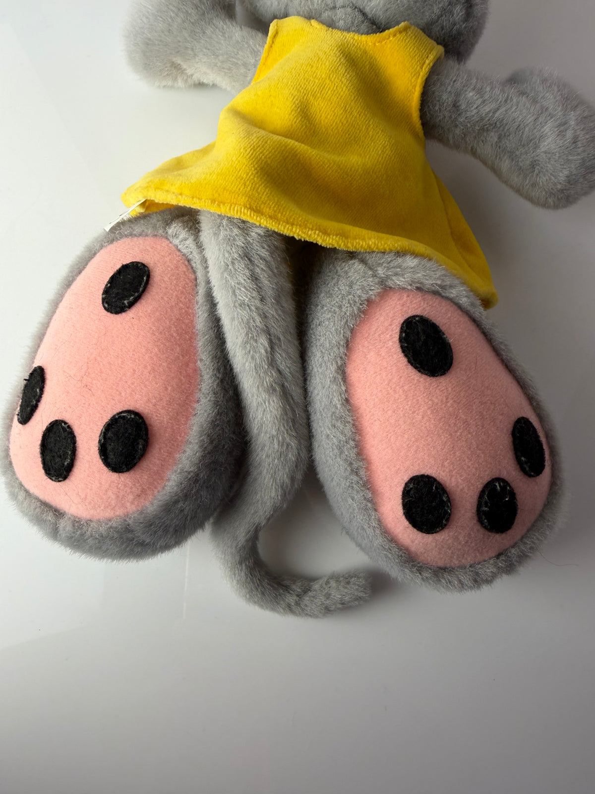 Diddlina Maus mit gelbem Kleid von Thomas Goletz
