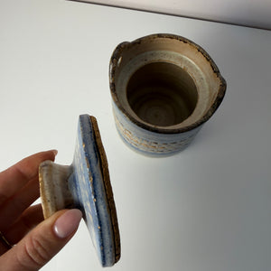 Vorratsdose blau Keramik mit eingeprägtem Muster aus Dänemark