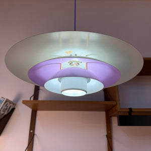 Lamellenlampe weiß lila von Formlight