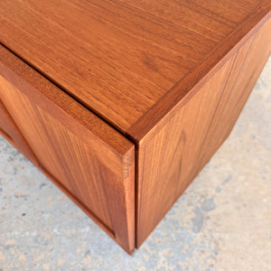 Kommode Teak mit Flügeltüren & neuen Chromfüßen von H. W. Klein für Bramin