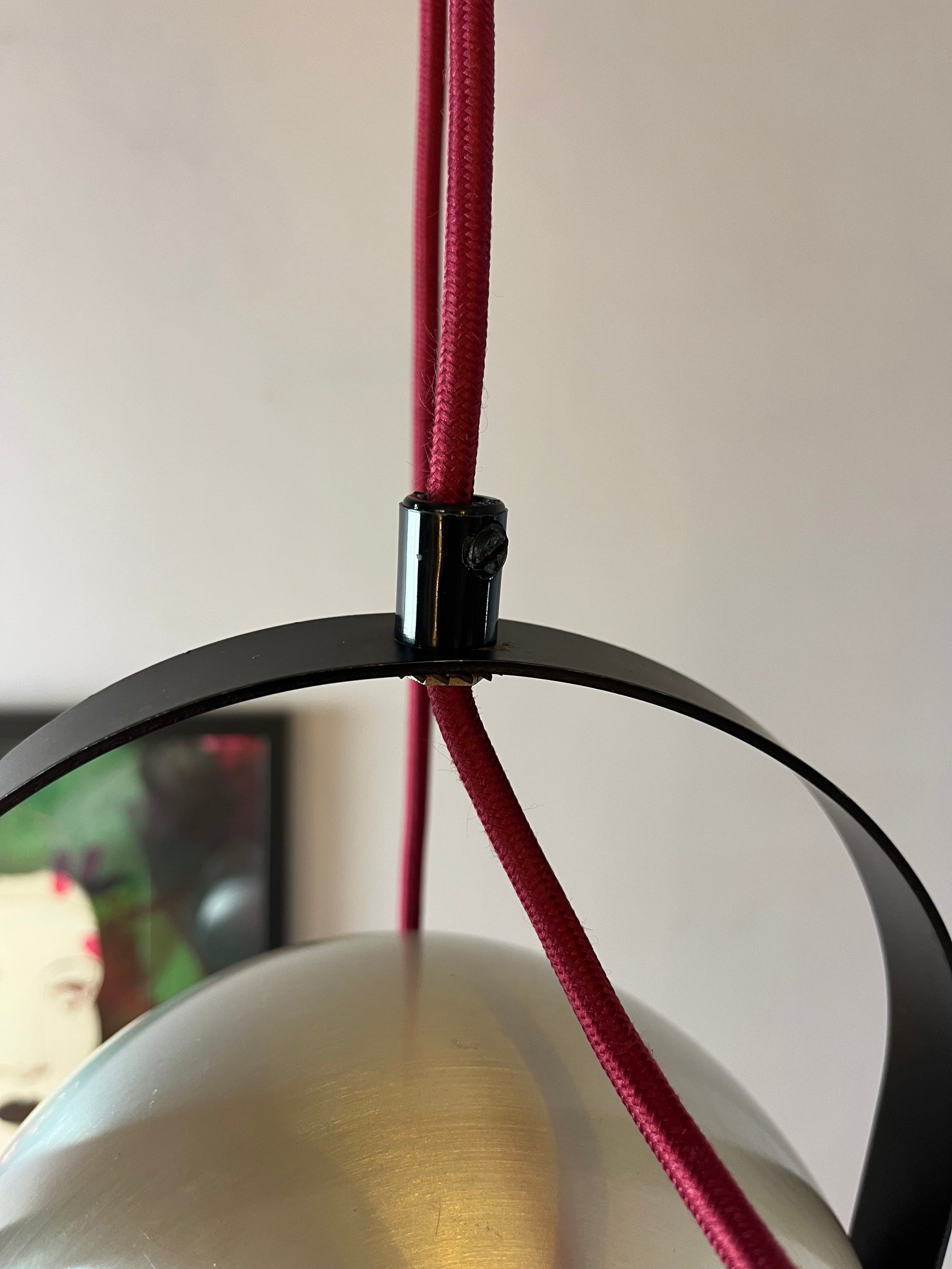 Kugellampe mit Kippmechanismus silber schwarz