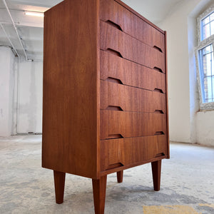 Kommode Teak mit eingelassenen Griffen aus Dänemark