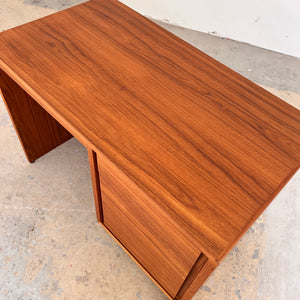 Schreibtisch Teak mit extra Laptop-Fach aus Dänemark