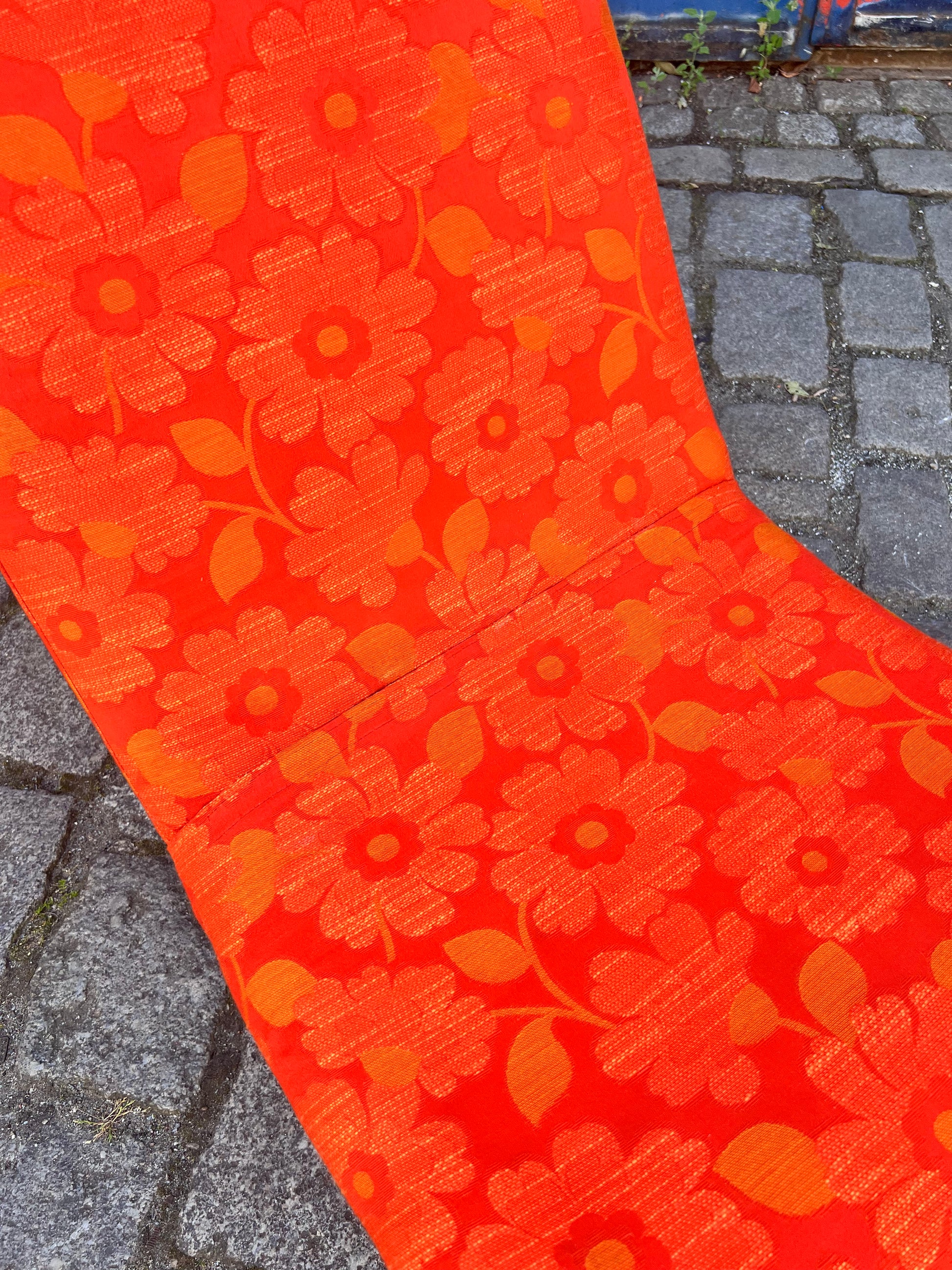 Sessel mit Tulpenfuß orange creme 70er