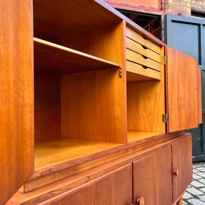 Highboard Teak mit runden Griffen