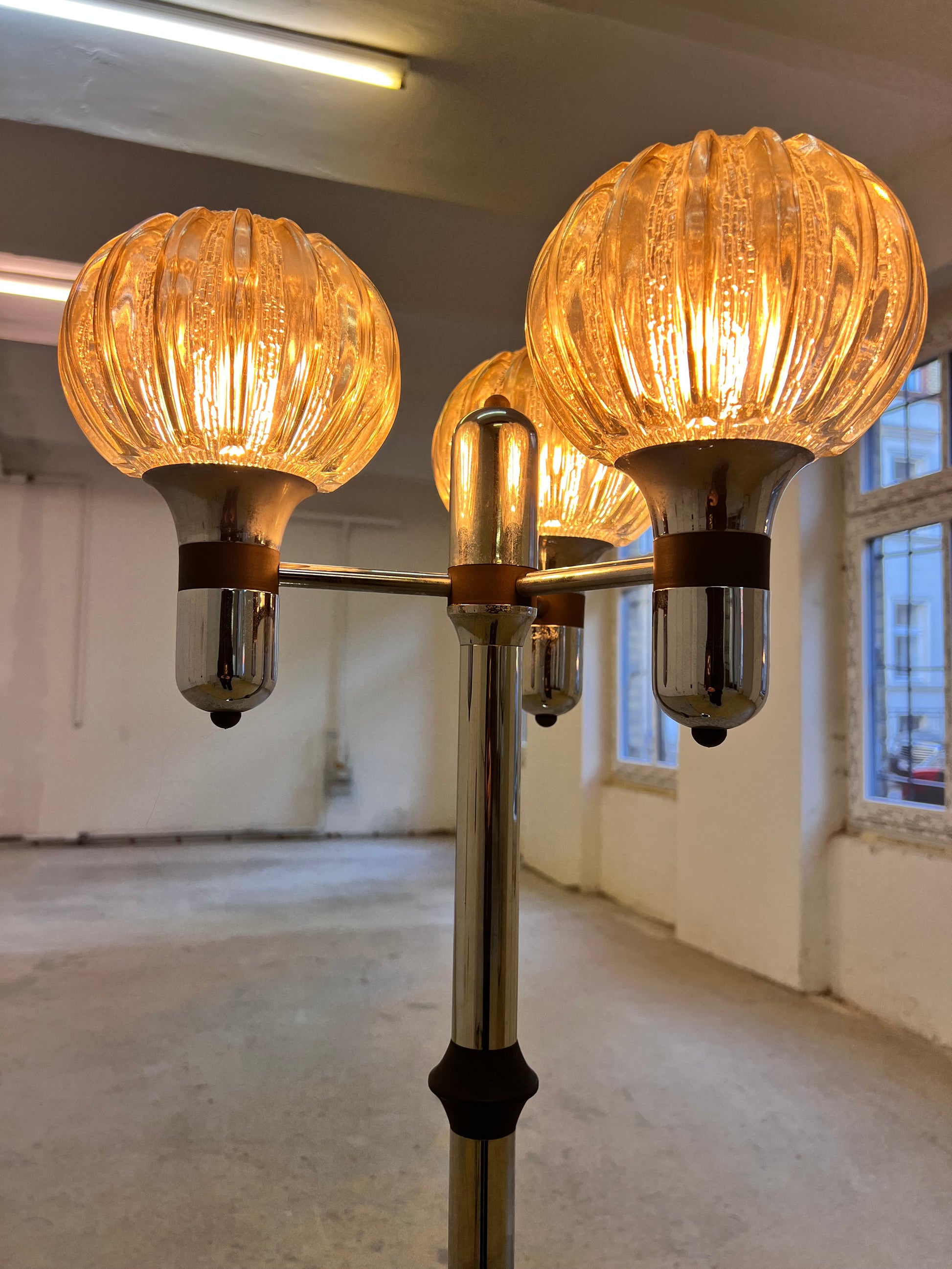 Stehlampe Chrom 70er