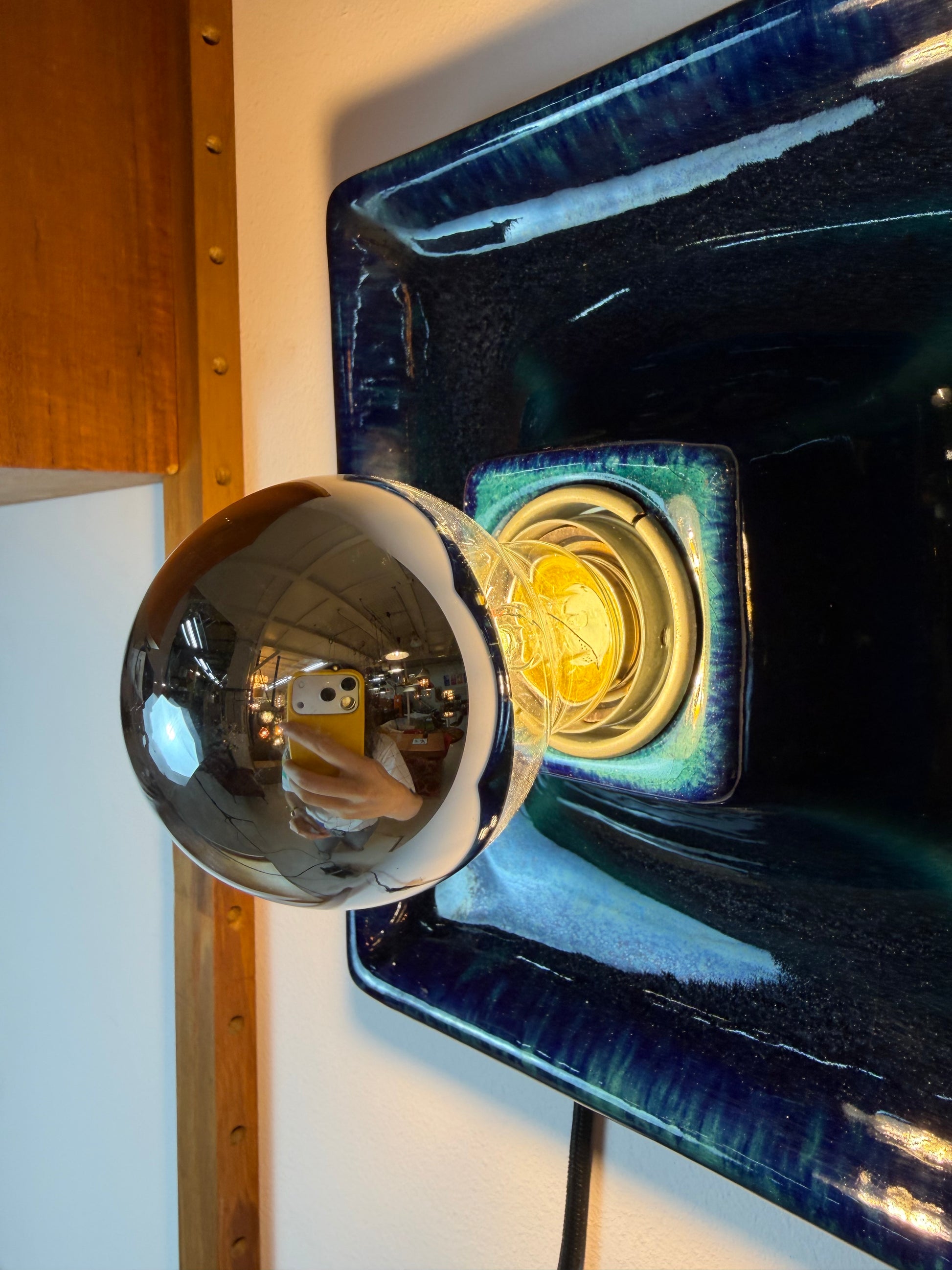 Quadratische Wandlampe blau Keramik von Hustadt Leuchten