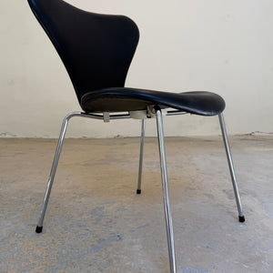 Polsterstuhl Serie 7 schwarz Echtleder von Arne Jacobsen für Fritz Hansen