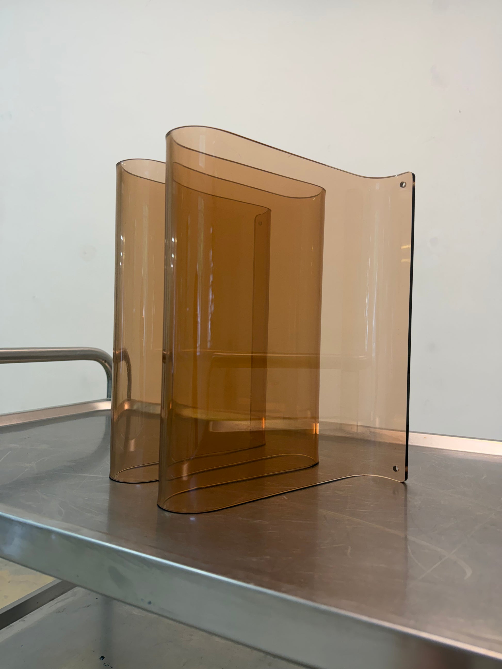 Zeitschriftenständer hellbraun Plexiglas
