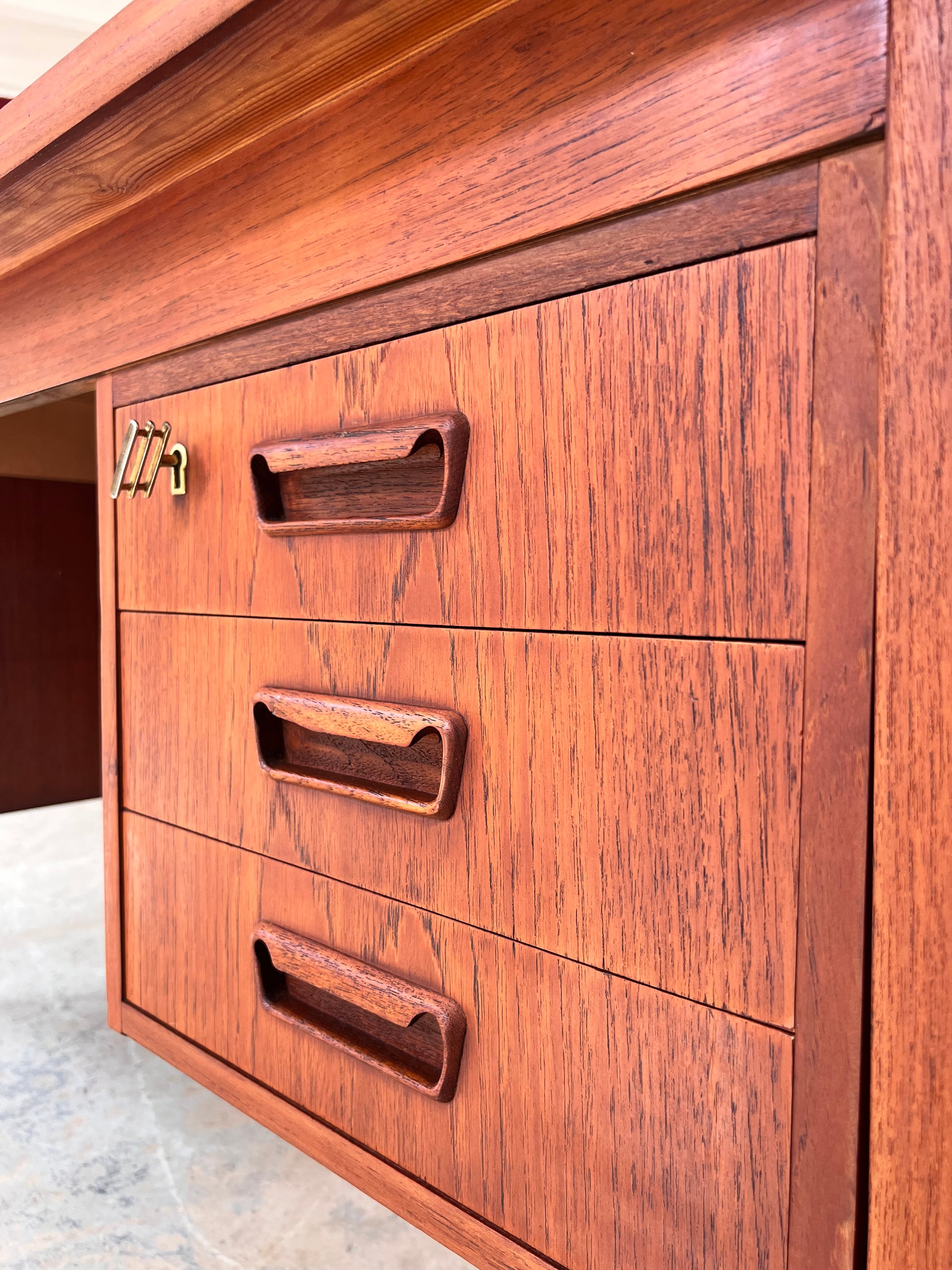 Freistehender Schreibtisch Teak aus Dänemark Sigh & Søns Møbler