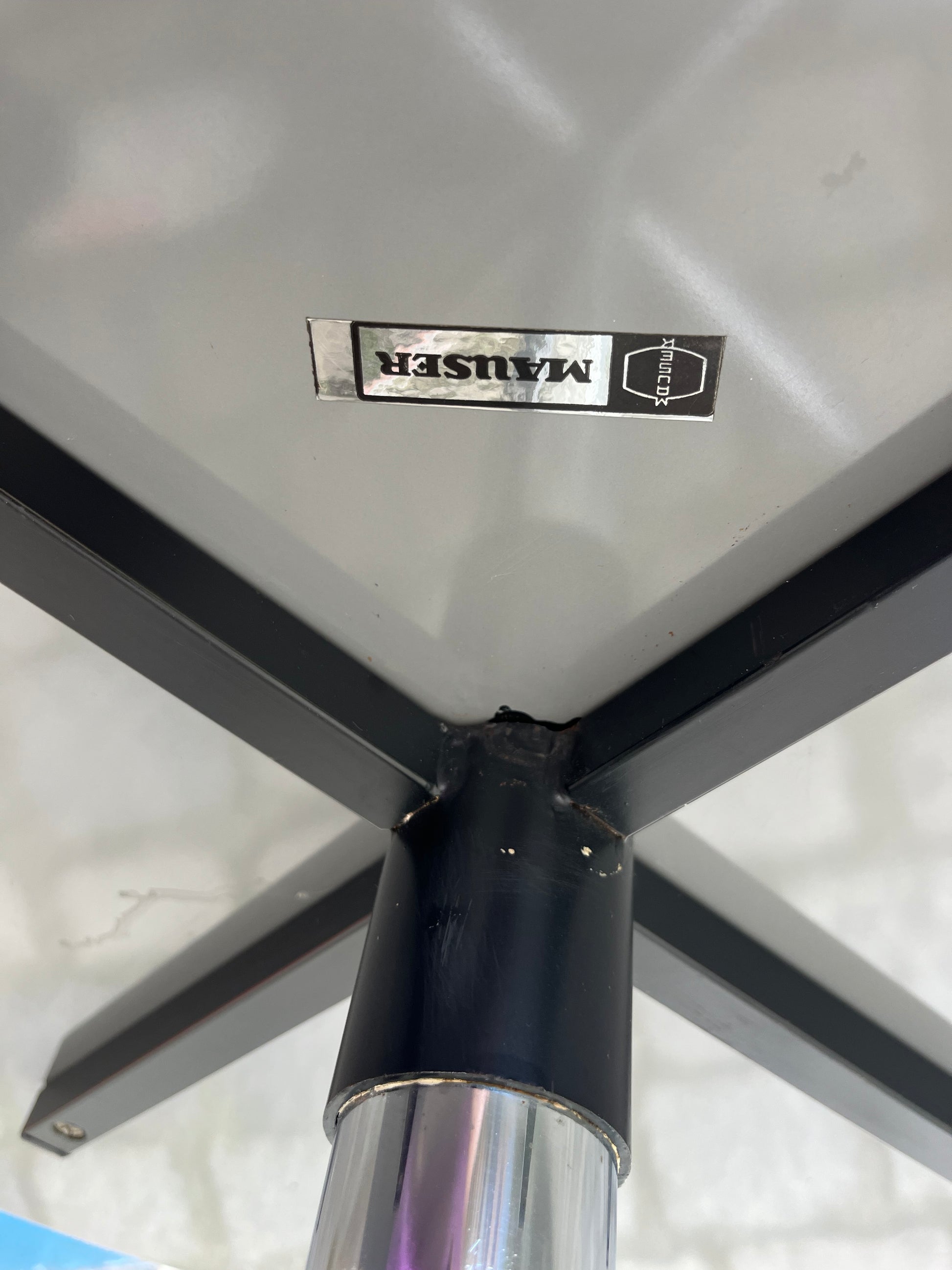 Couchtisch schwarz Linoleum Chrom von Mauser