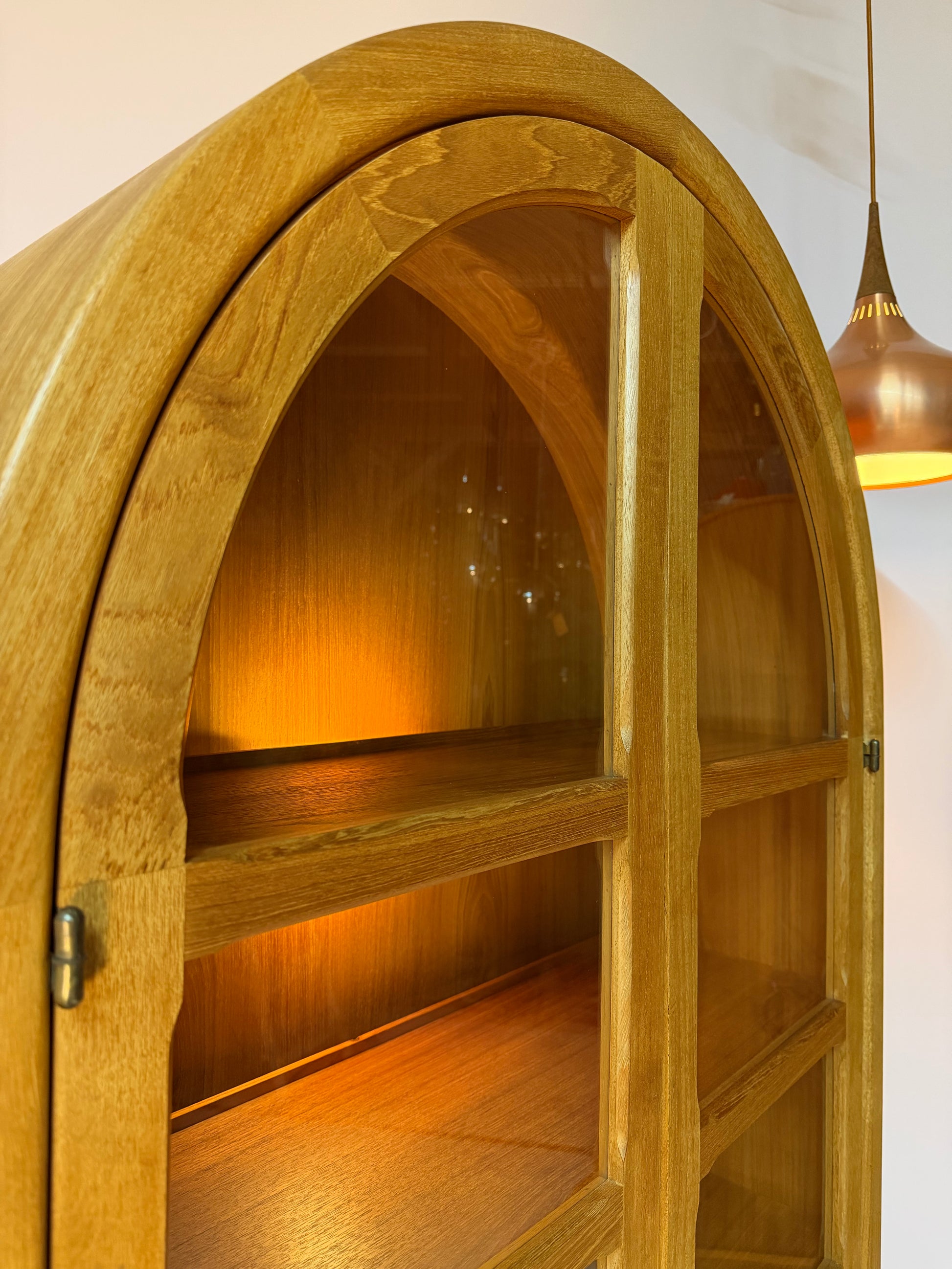 Rundbogen Vitrine Teak von Dyrlund