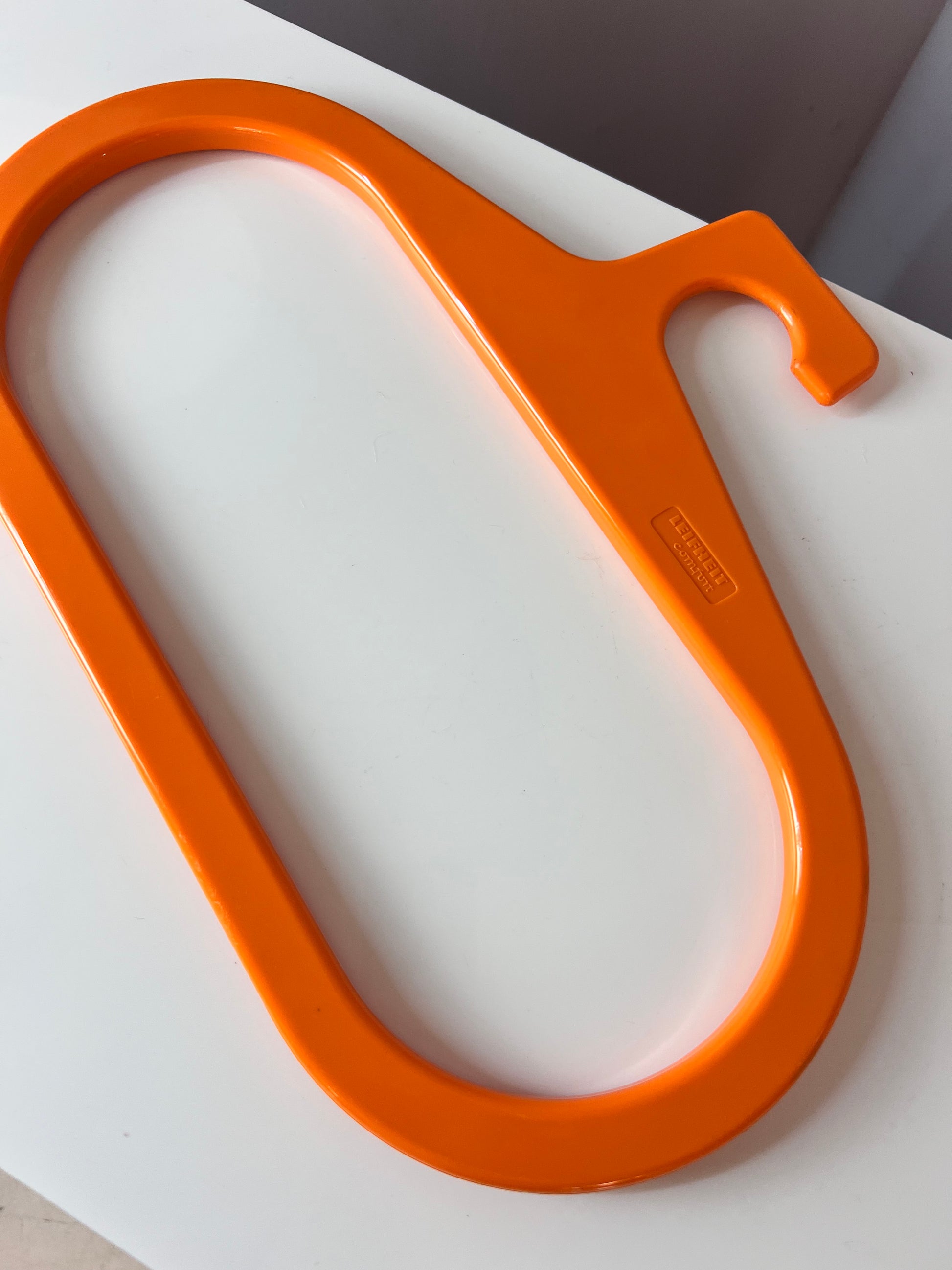 Kleiderbügel orange von Leifheit comfort