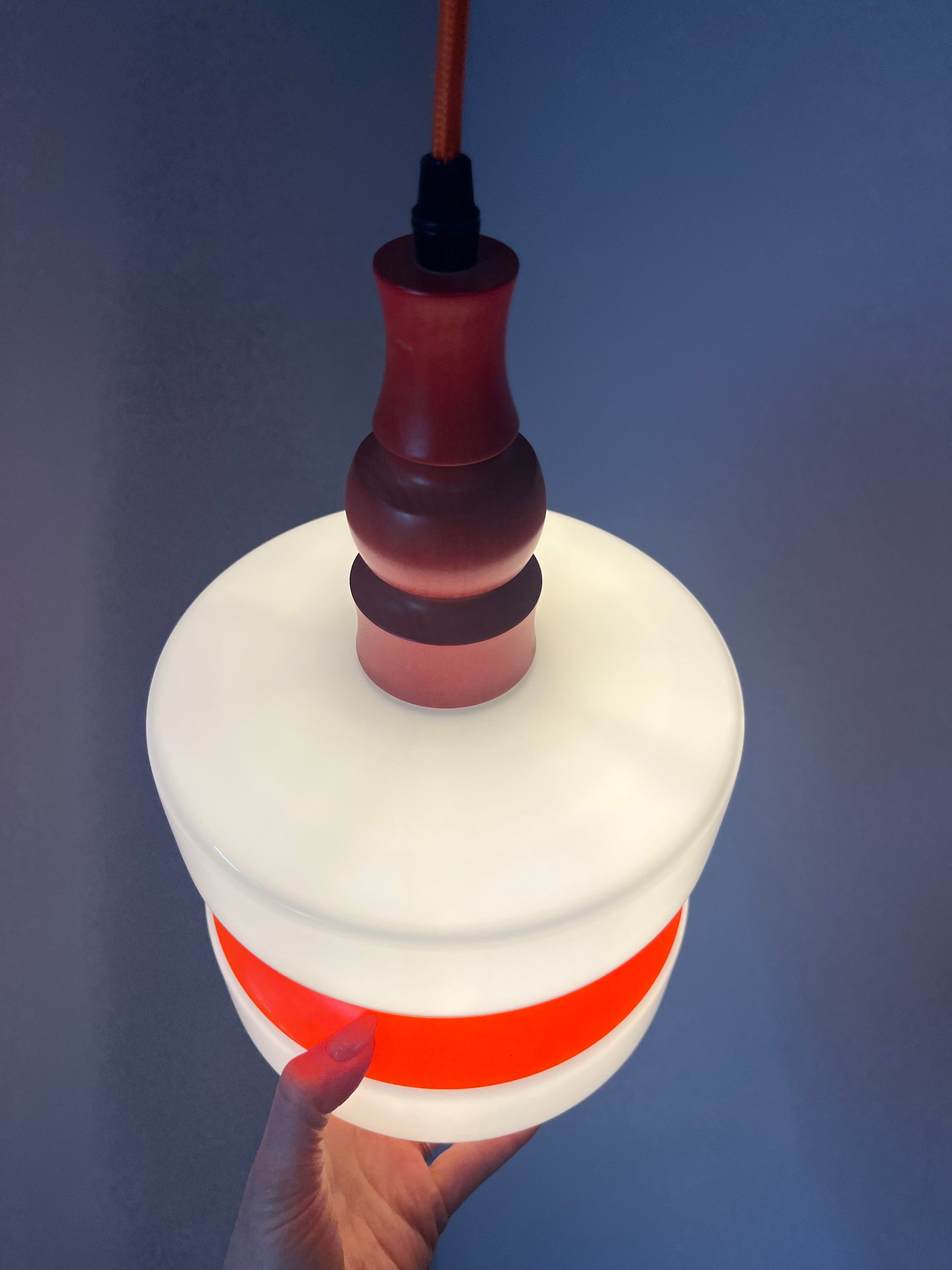 Hängelampe weiß orange rot