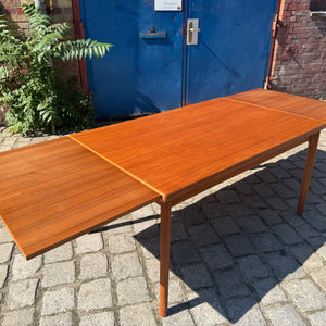 Ausziehbarer Esstisch Teak von Henning Kjærnulf