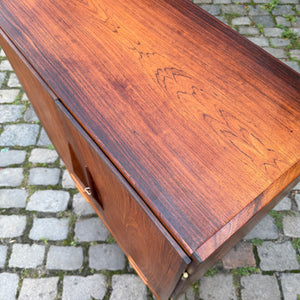 Kommodenschrank mit Flügeltüren & Schloss aus Dänemark