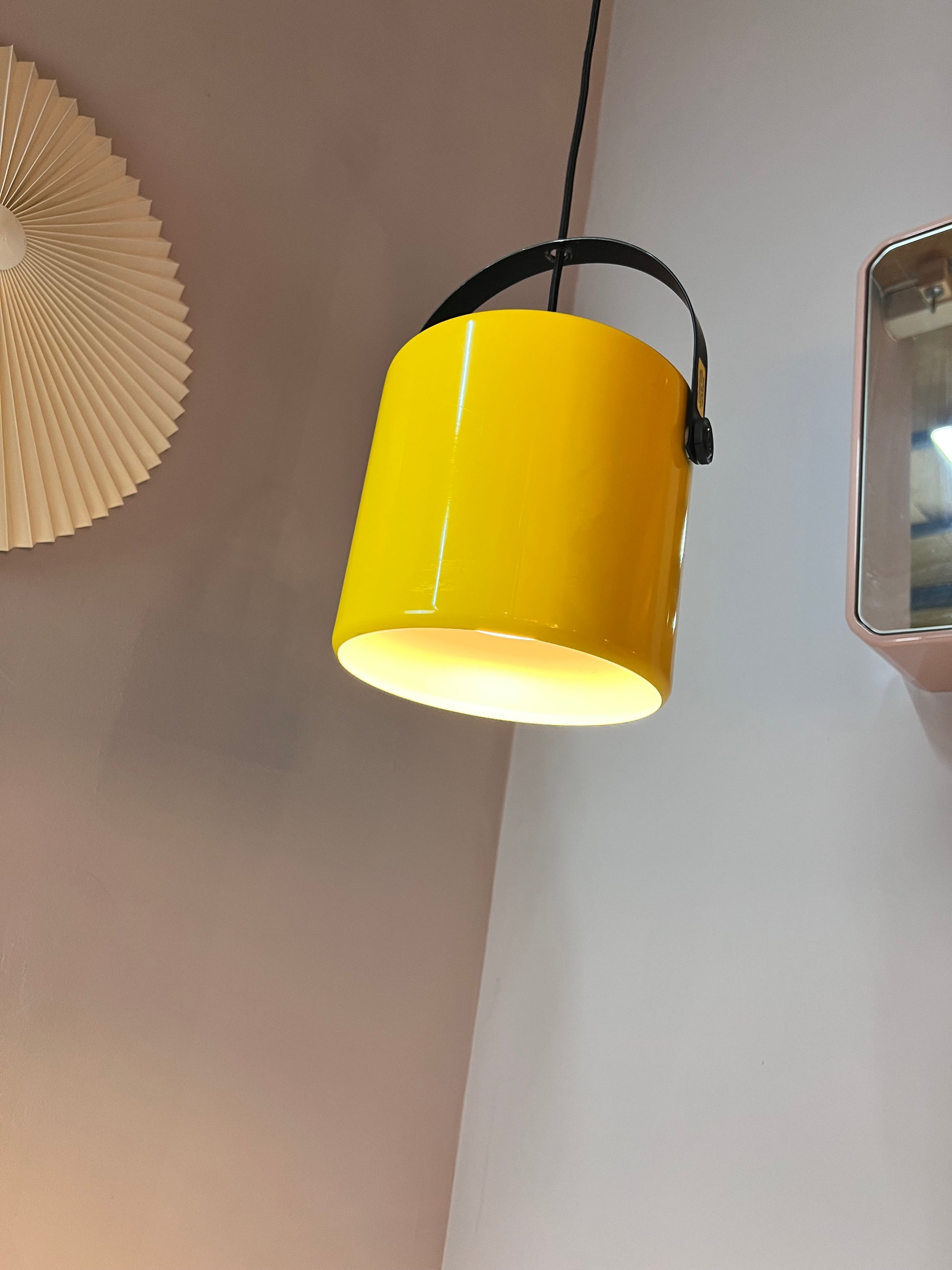 Hängelampe Spot gelb Dänemark