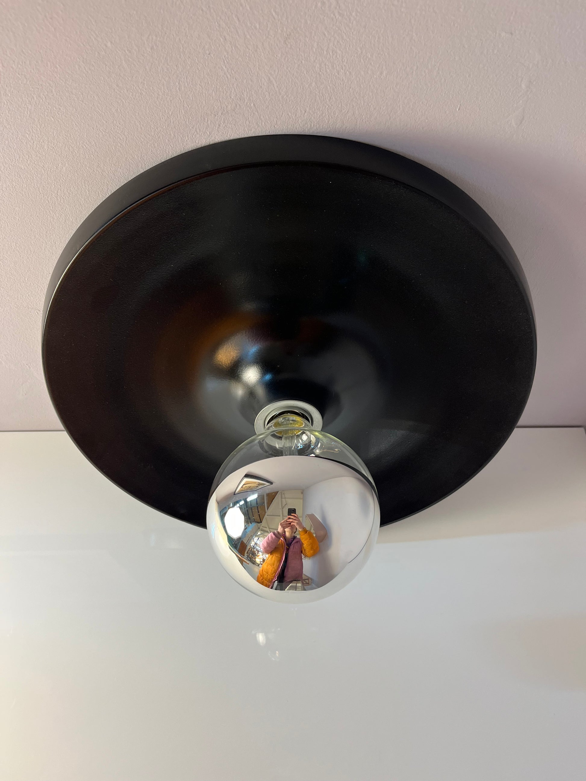 Wandlampe Diskus schwarz neu lackiert