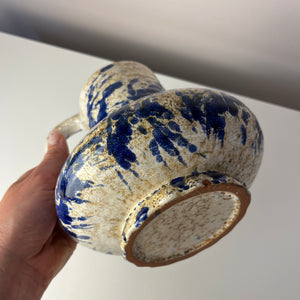 Karaffe blau gesprenkelt von Marei Keramik