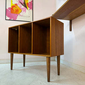 Kleines Regal Teak für Schalltplatten aus Dänemark