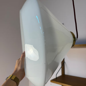 Hängelampe weiß Glas mit Messing aus Dänemark