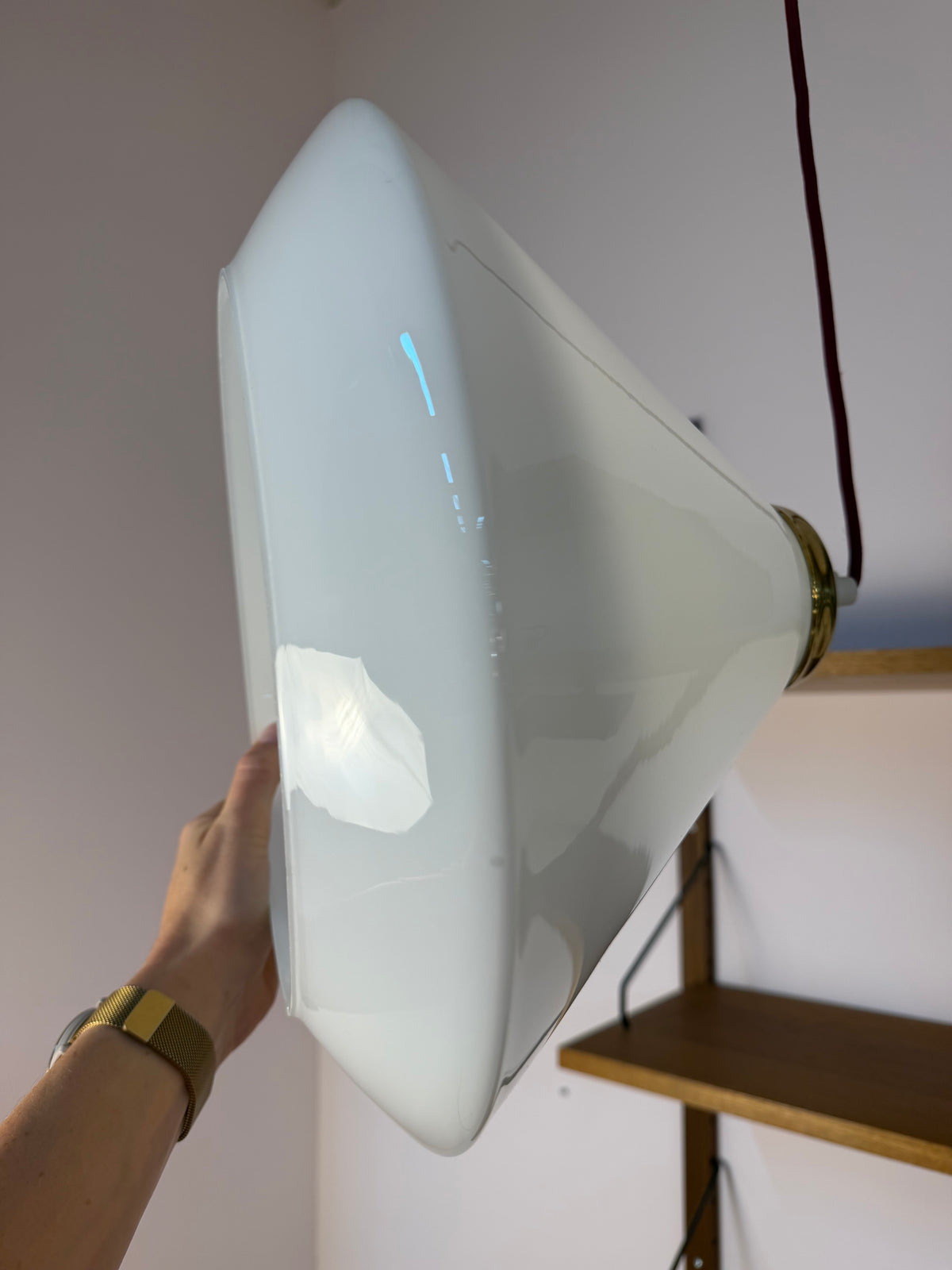 Hängelampe weiß Glas mit Messing aus Dänemark