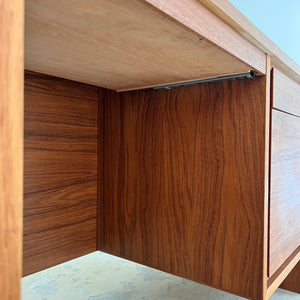 Schreibtisch Teak mit extra Laptop-Fach aus Dänemark