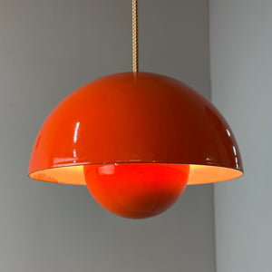 Hängelampe Flowerpot VP1 orange von Verner Panton für Louis Poulsen