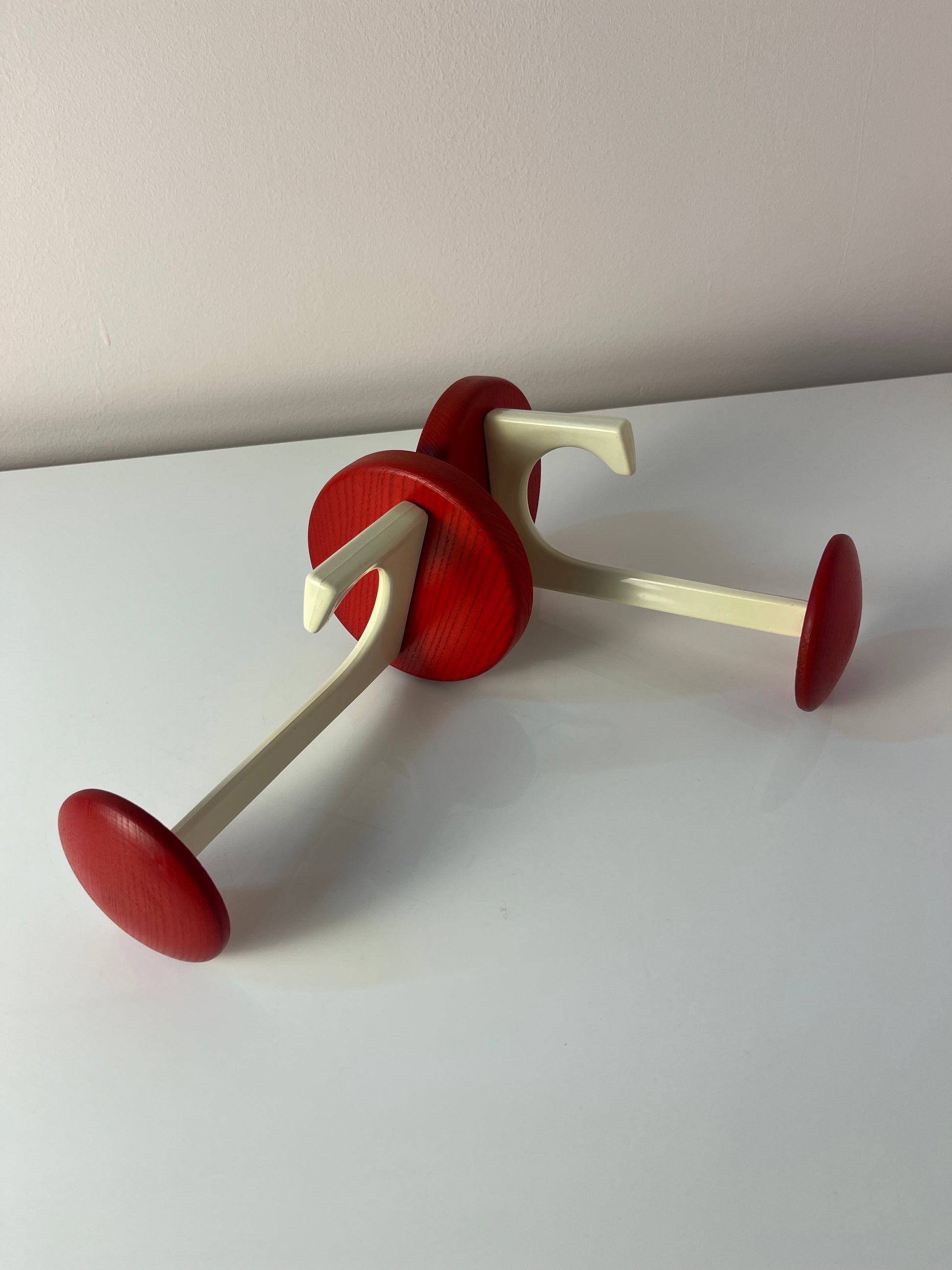 Set: 2x Wandhaken weiß rot
